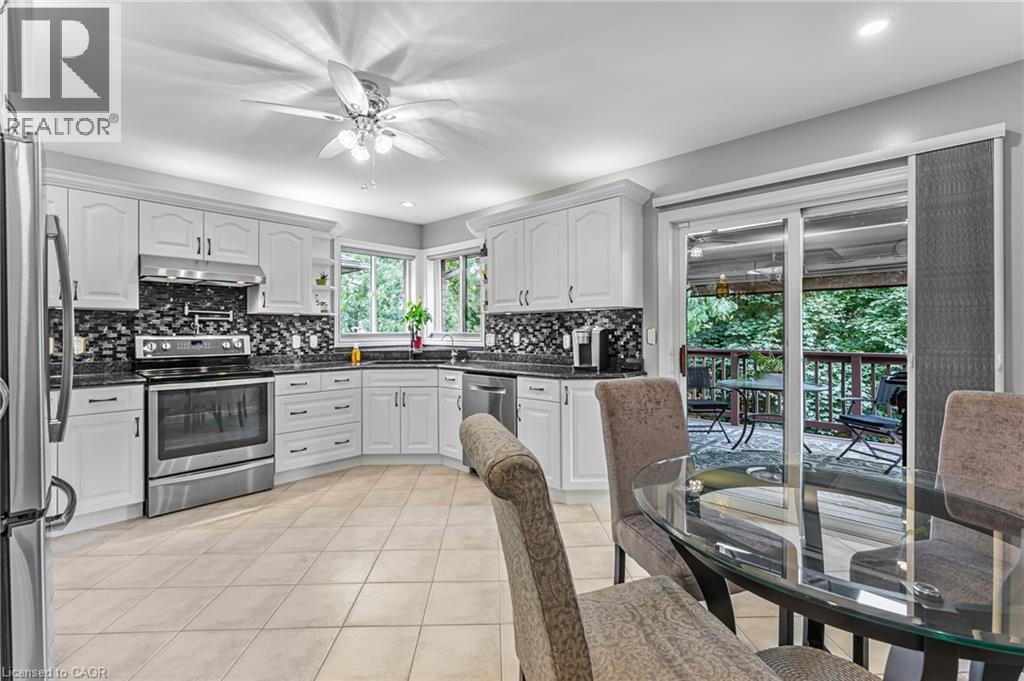 8 Oakridge Boulevard, Fonthill, Ontario  L3E 0R7 - Photo 10 - 40772082