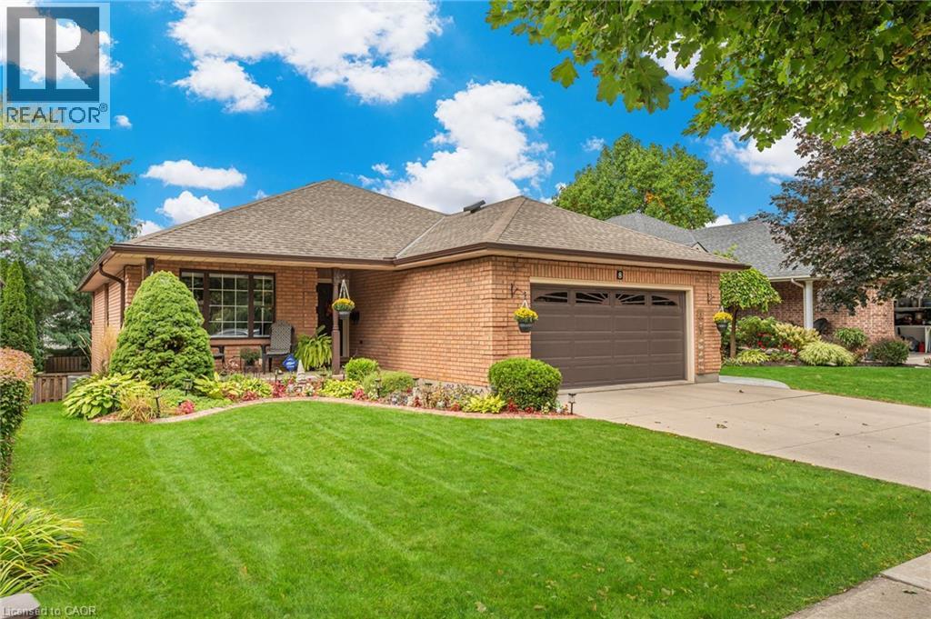 8 Oakridge Boulevard, Fonthill, Ontario  L3E 0R7 - Photo 2 - 40772082