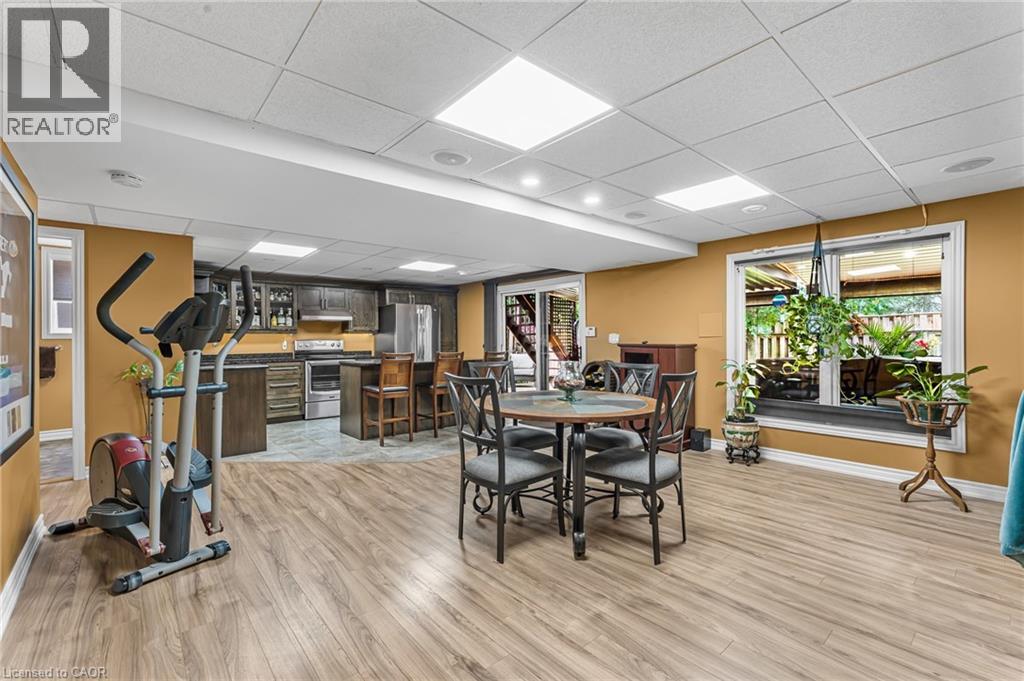 8 Oakridge Boulevard, Fonthill, Ontario  L3E 0R7 - Photo 24 - 40772082