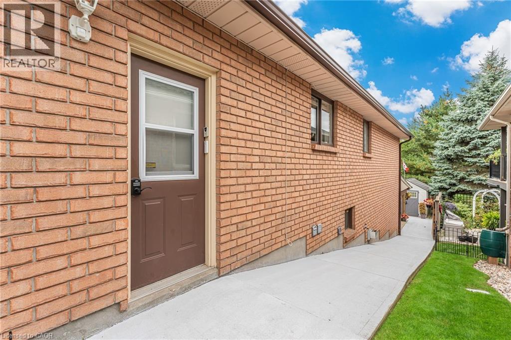 8 Oakridge Boulevard, Fonthill, Ontario  L3E 0R7 - Photo 40 - 40772082