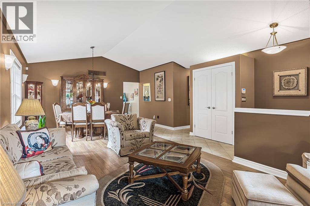 8 Oakridge Boulevard, Fonthill, Ontario  L3E 0R7 - Photo 7 - 40772082