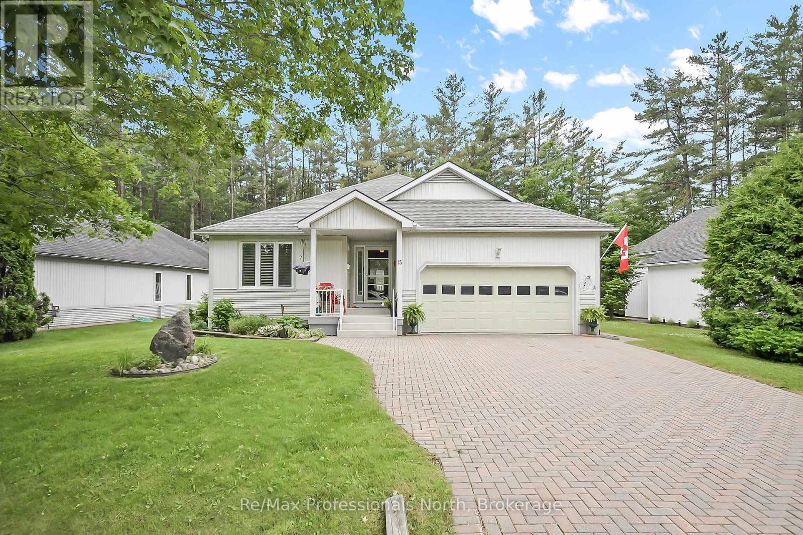 15 PINERIDGE GATE, Gravenhurst, Ontario