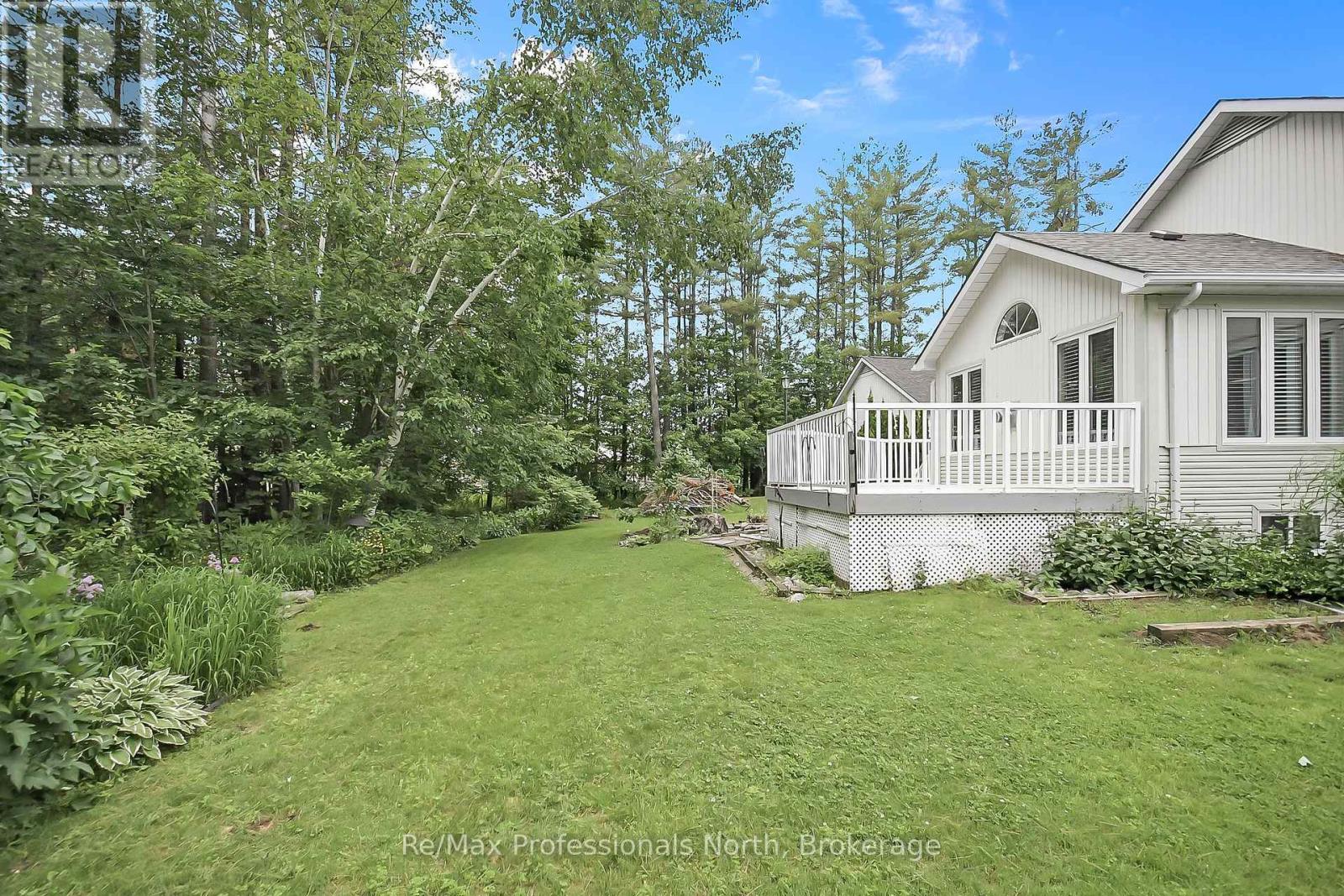 15 Pineridge Gate, Gravenhurst, Ontario  P1P 1Y4 - Photo 6 - X12418060