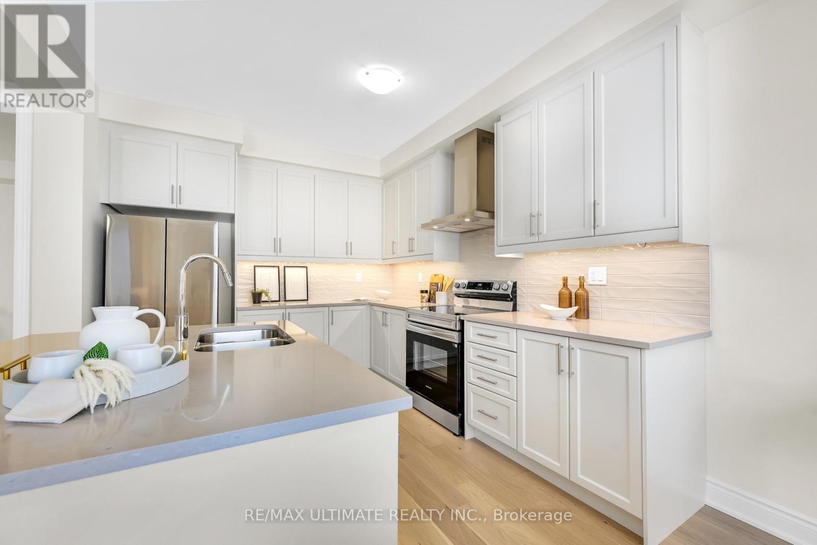 1859 Irish Moss Square, Pickering, Ontario  L1Y 0B4 - Photo 10 - E12418012