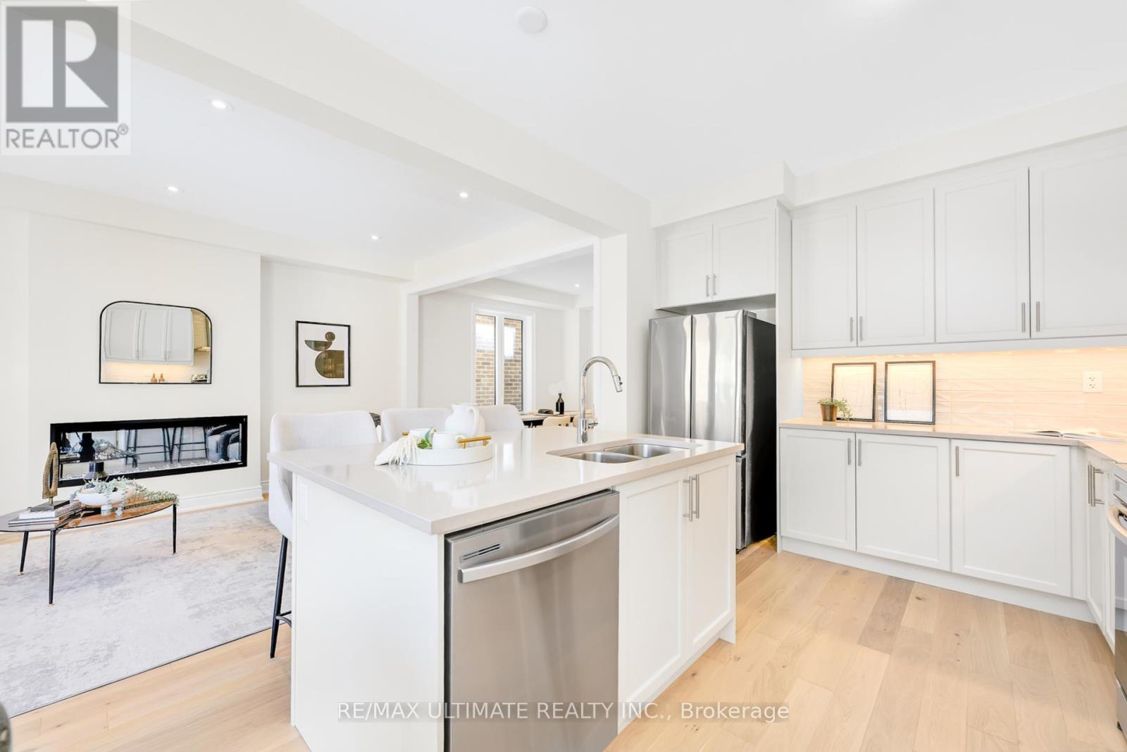 1859 Irish Moss Square, Pickering, Ontario  L1Y 0B4 - Photo 11 - E12418012