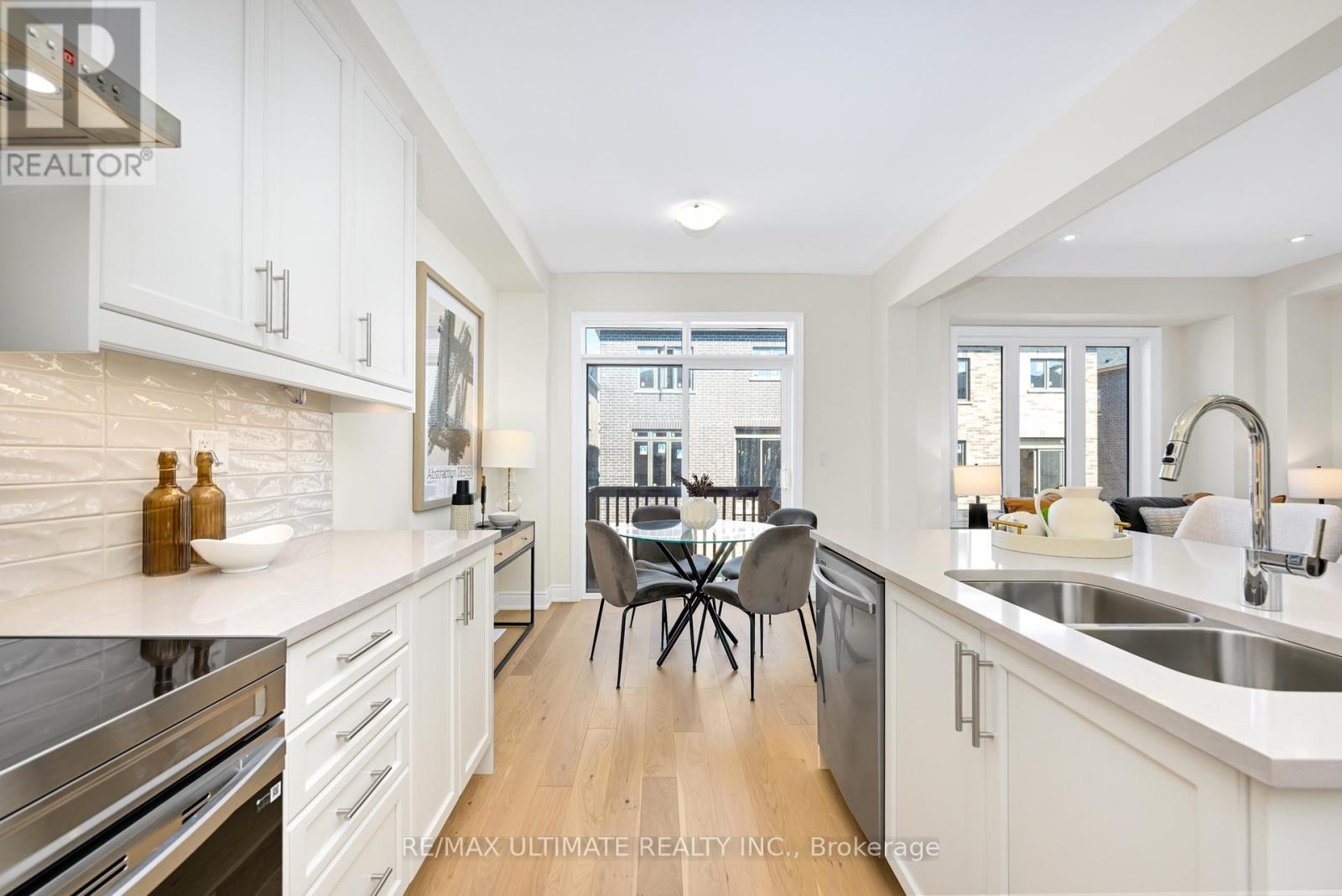1859 Irish Moss Square, Pickering, Ontario  L1Y 0B4 - Photo 12 - E12418012