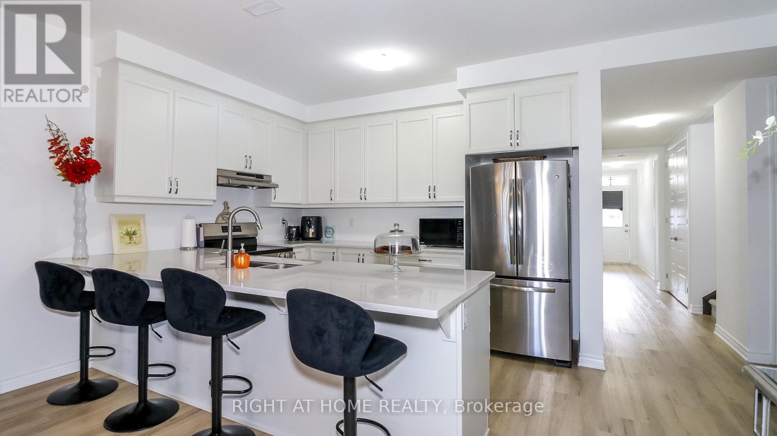 708 Sargeant Place N, Innisfil, Ontario  L9S 0S9 - Photo 18 - N12418007