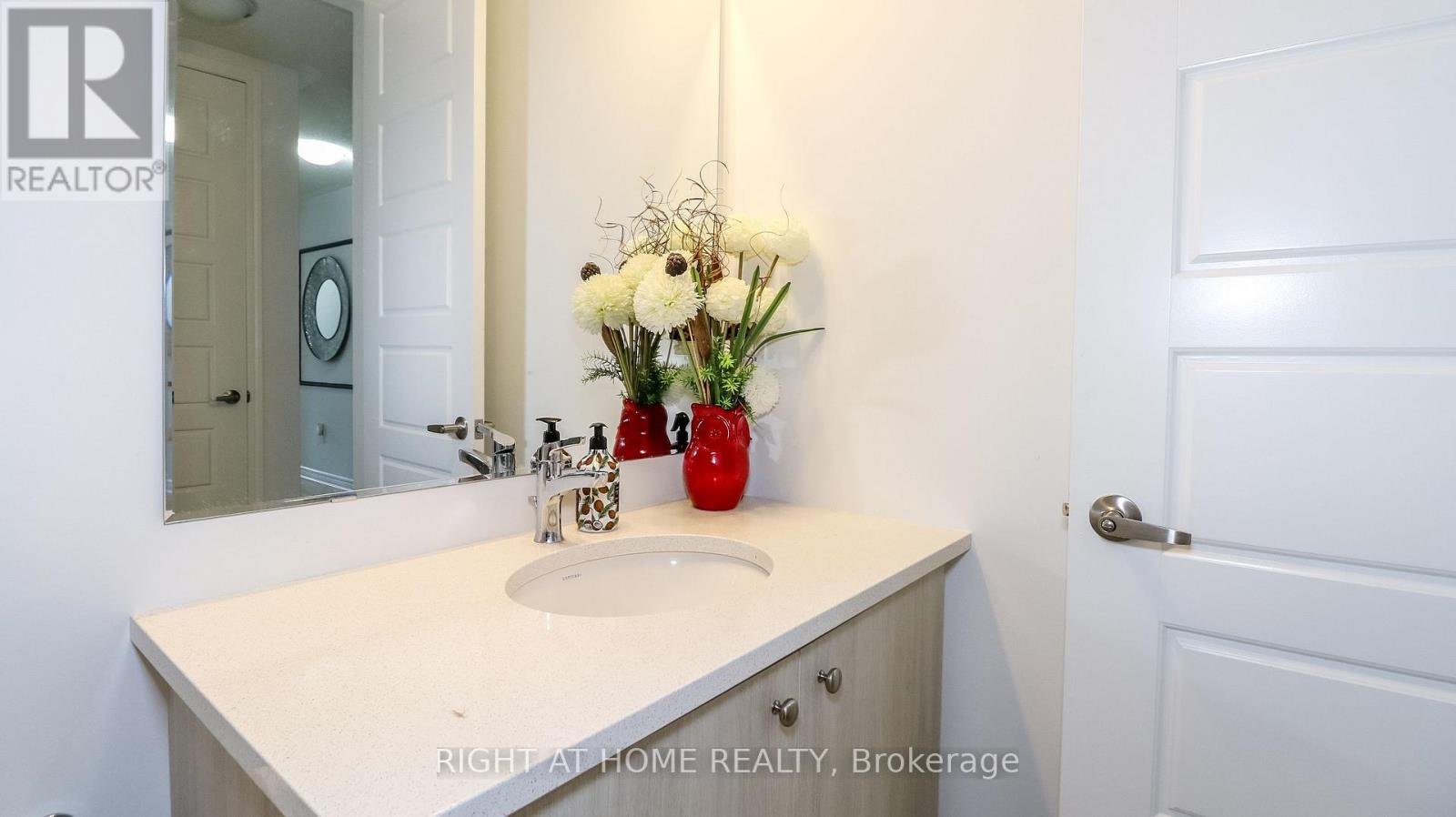 708 Sargeant Place N, Innisfil, Ontario  L9S 0S9 - Photo 25 - N12418007