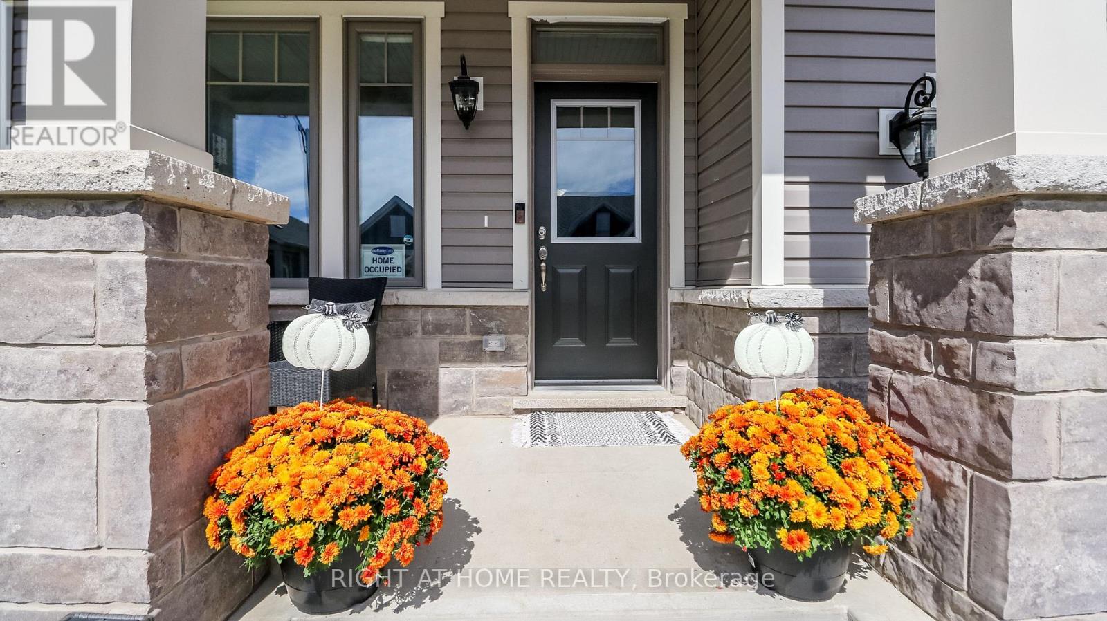 708 Sargeant Place N, Innisfil, Ontario  L9S 0S9 - Photo 5 - N12418007