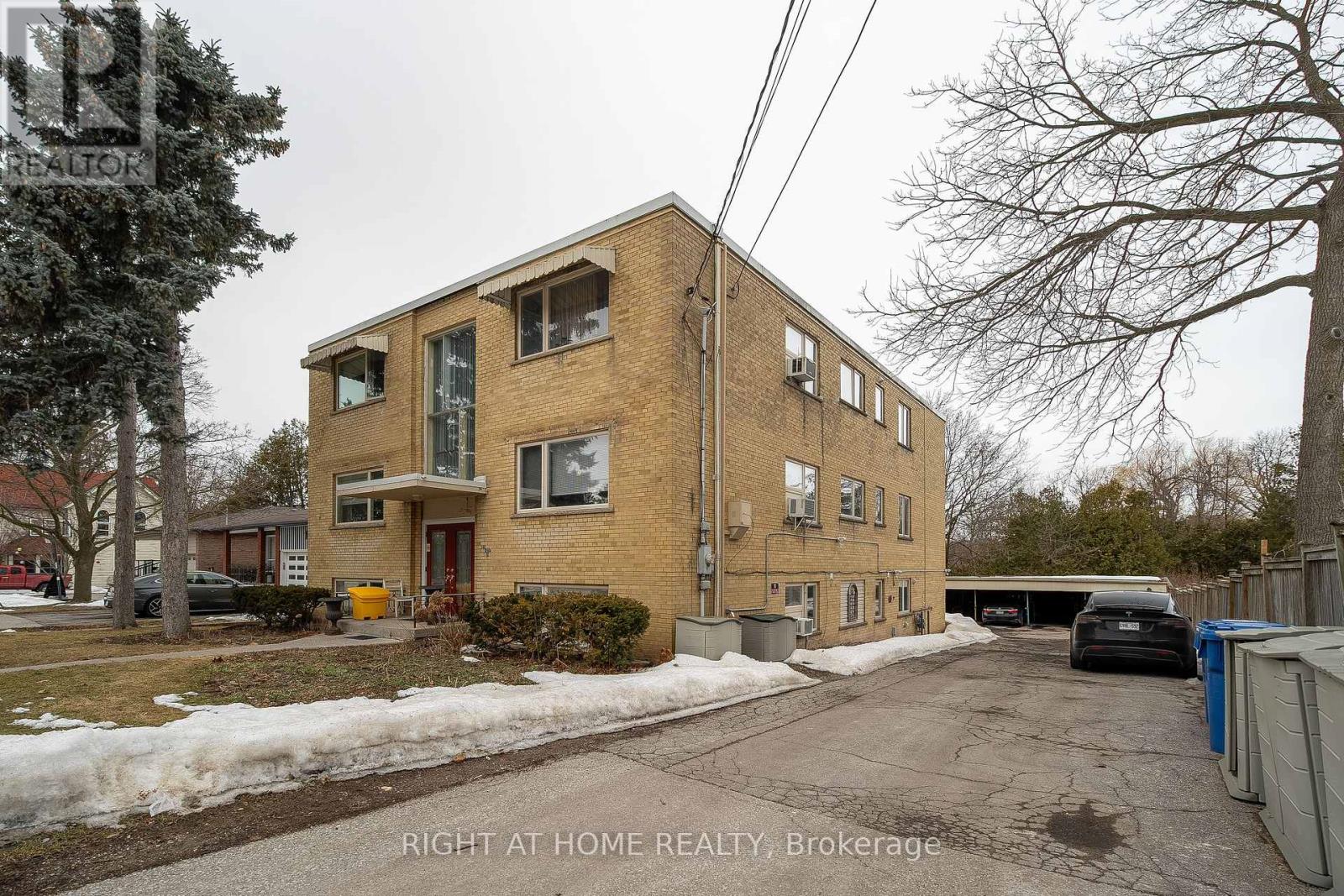 285 Richmond Street S, Richmond Hill, Ontario  L4C 3Z2 - Photo 2 - N12418014
