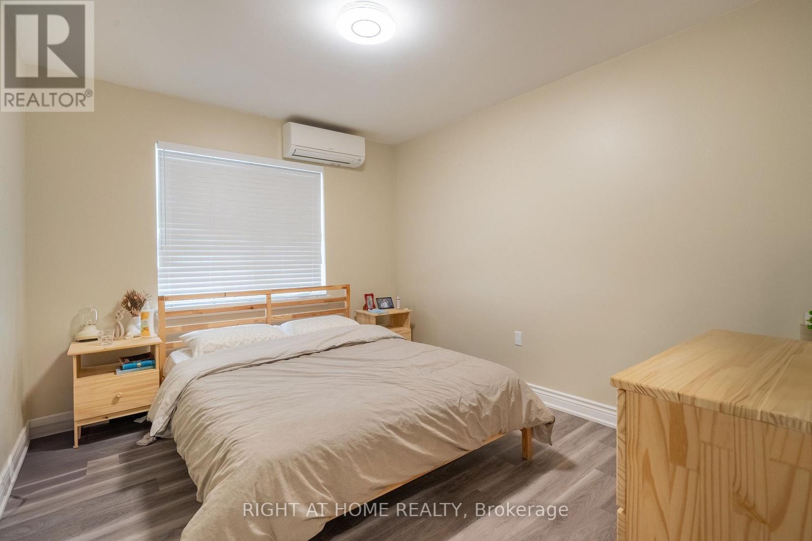 285 Richmond Street S, Richmond Hill, Ontario  L4C 3Z2 - Photo 5 - N12418014