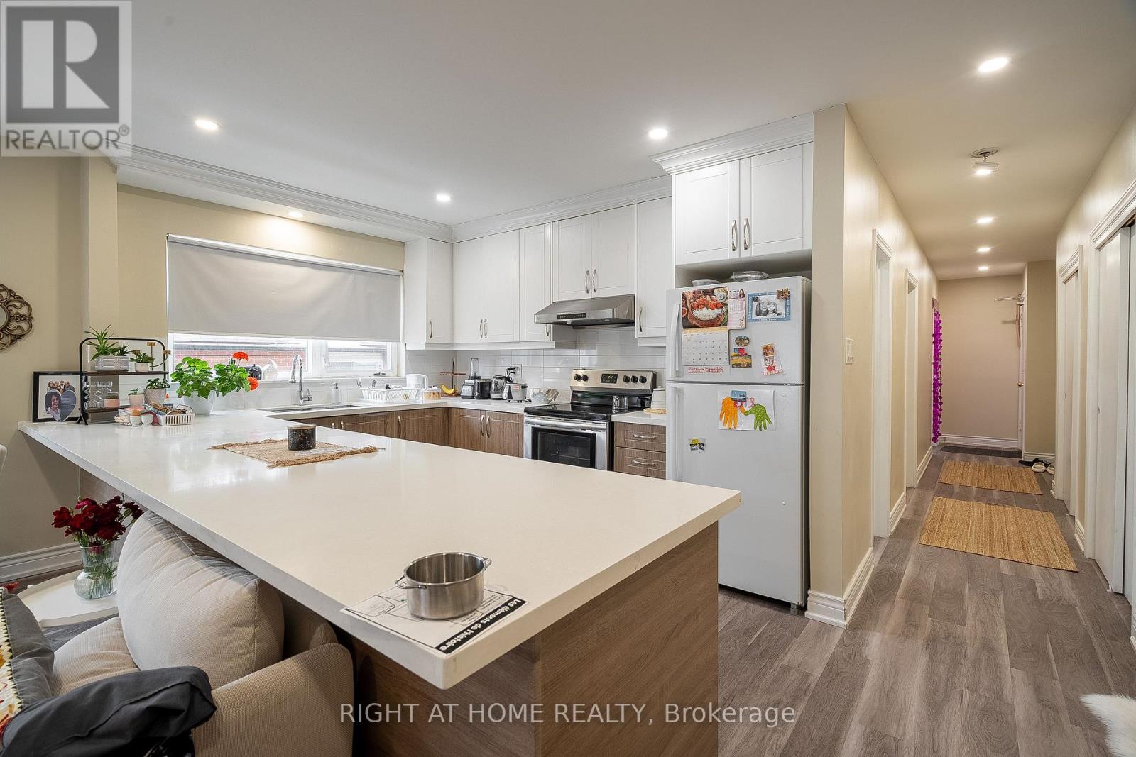 285 Richmond Street S, Richmond Hill, Ontario  L4C 3Z2 - Photo 8 - N12418014