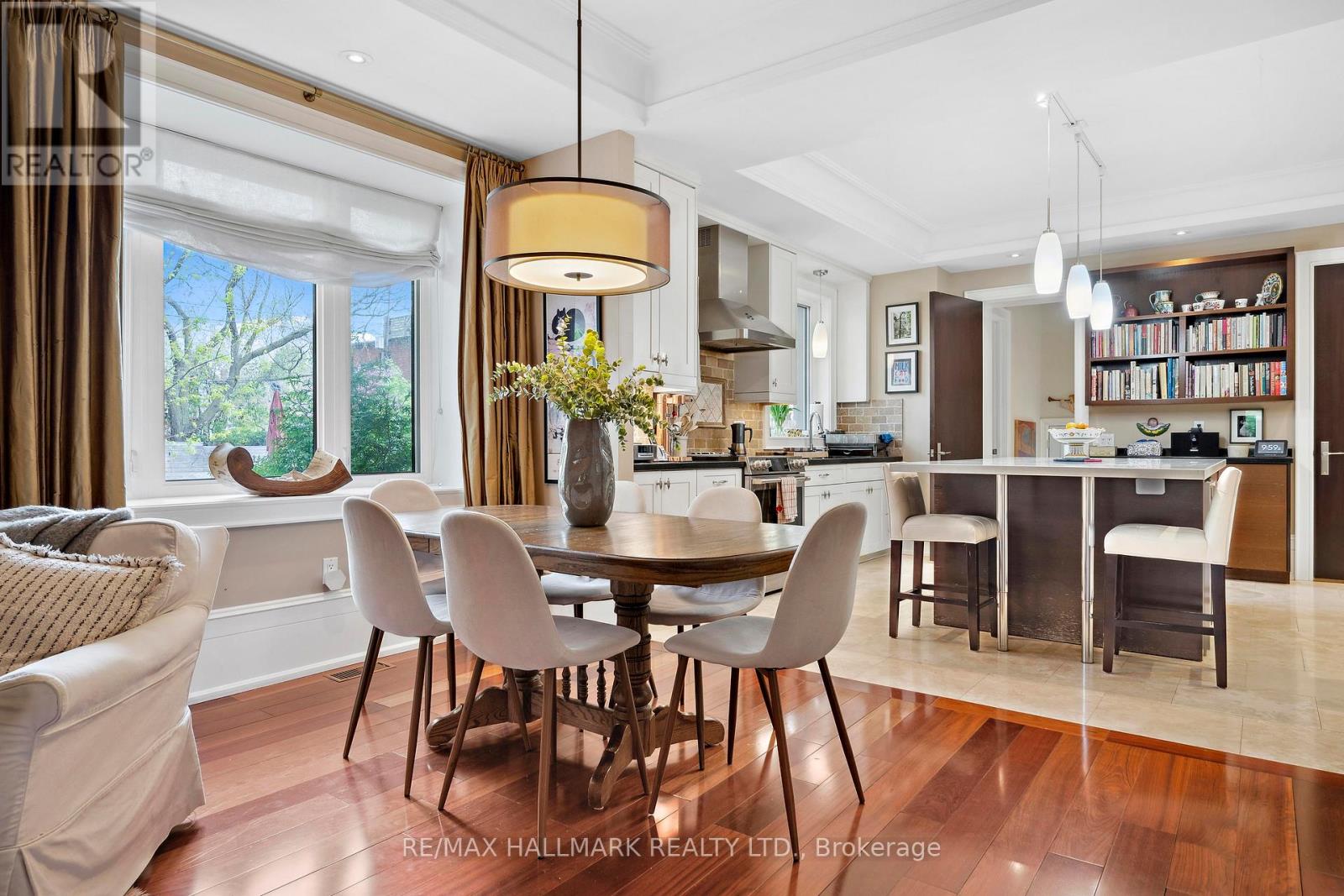 85 Sorauren Avenue, Toronto, Ontario  M6R 2E1 - Photo 10 - W12418005