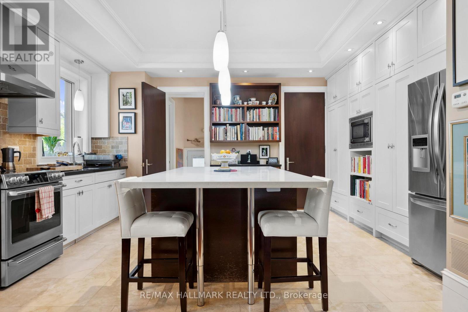 85 Sorauren Avenue, Toronto, Ontario  M6R 2E1 - Photo 16 - W12418005