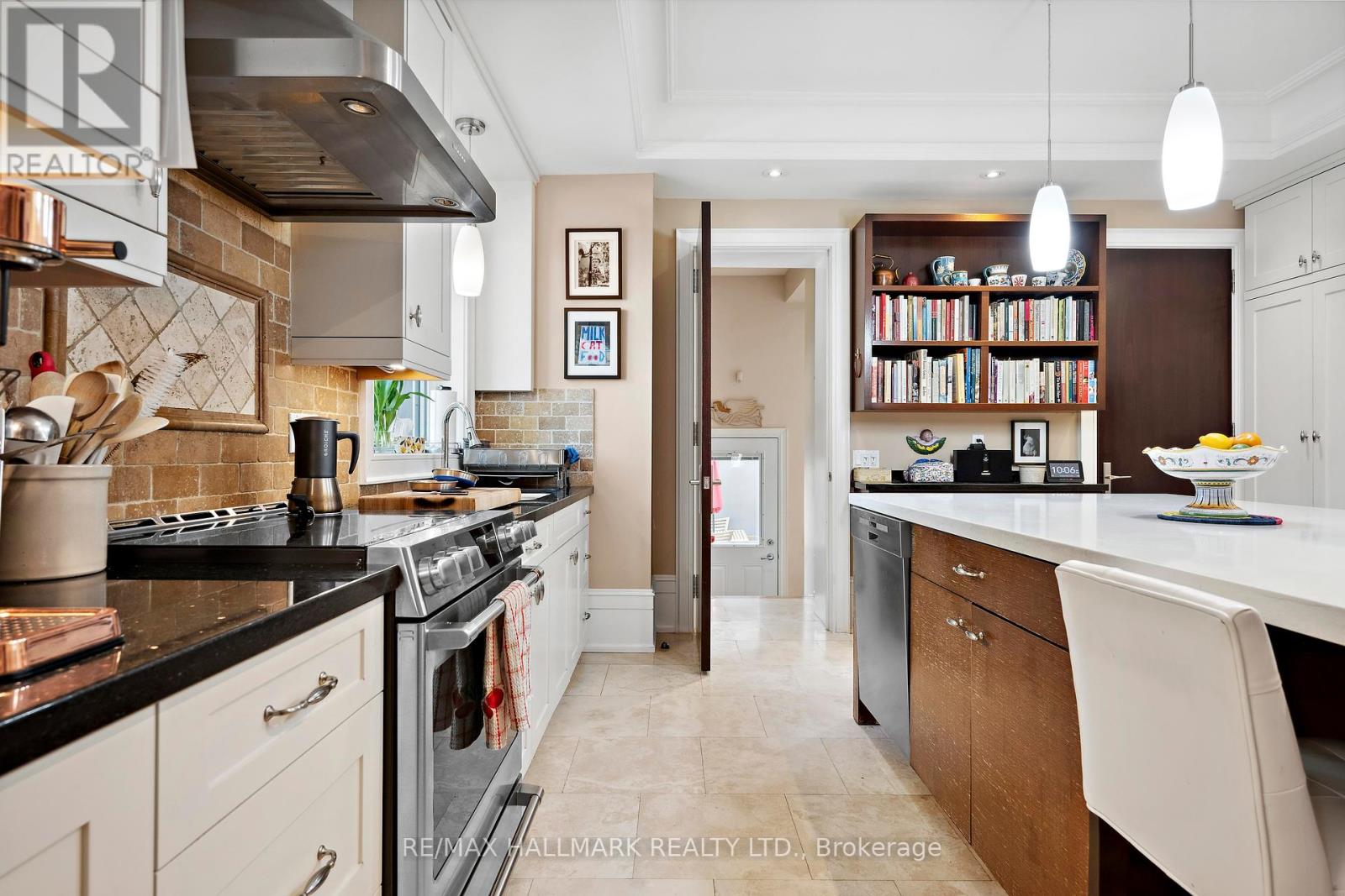 85 Sorauren Avenue, Toronto, Ontario  M6R 2E1 - Photo 18 - W12418005