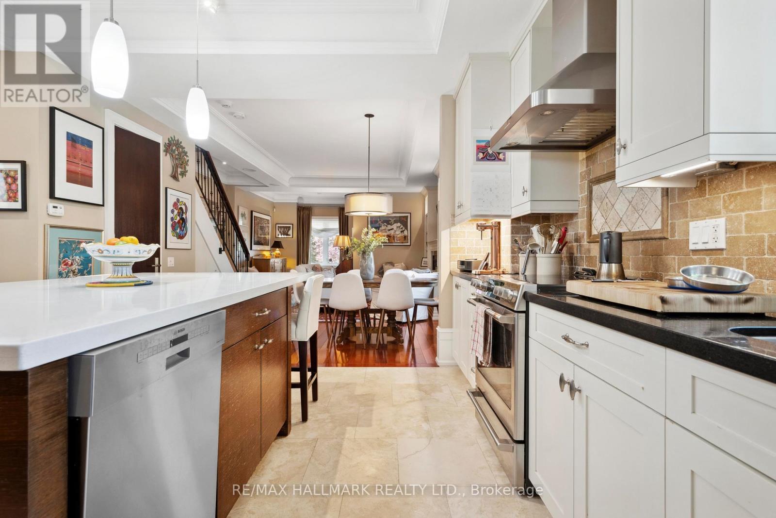 85 Sorauren Avenue, Toronto, Ontario  M6R 2E1 - Photo 20 - W12418005