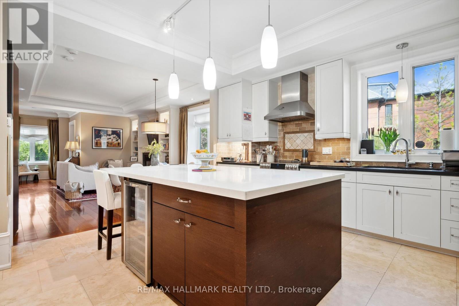 85 Sorauren Avenue, Toronto, Ontario  M6R 2E1 - Photo 24 - W12418005
