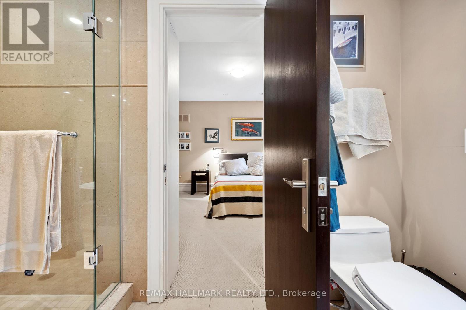 85 Sorauren Avenue, Toronto, Ontario  M6R 2E1 - Photo 30 - W12418005