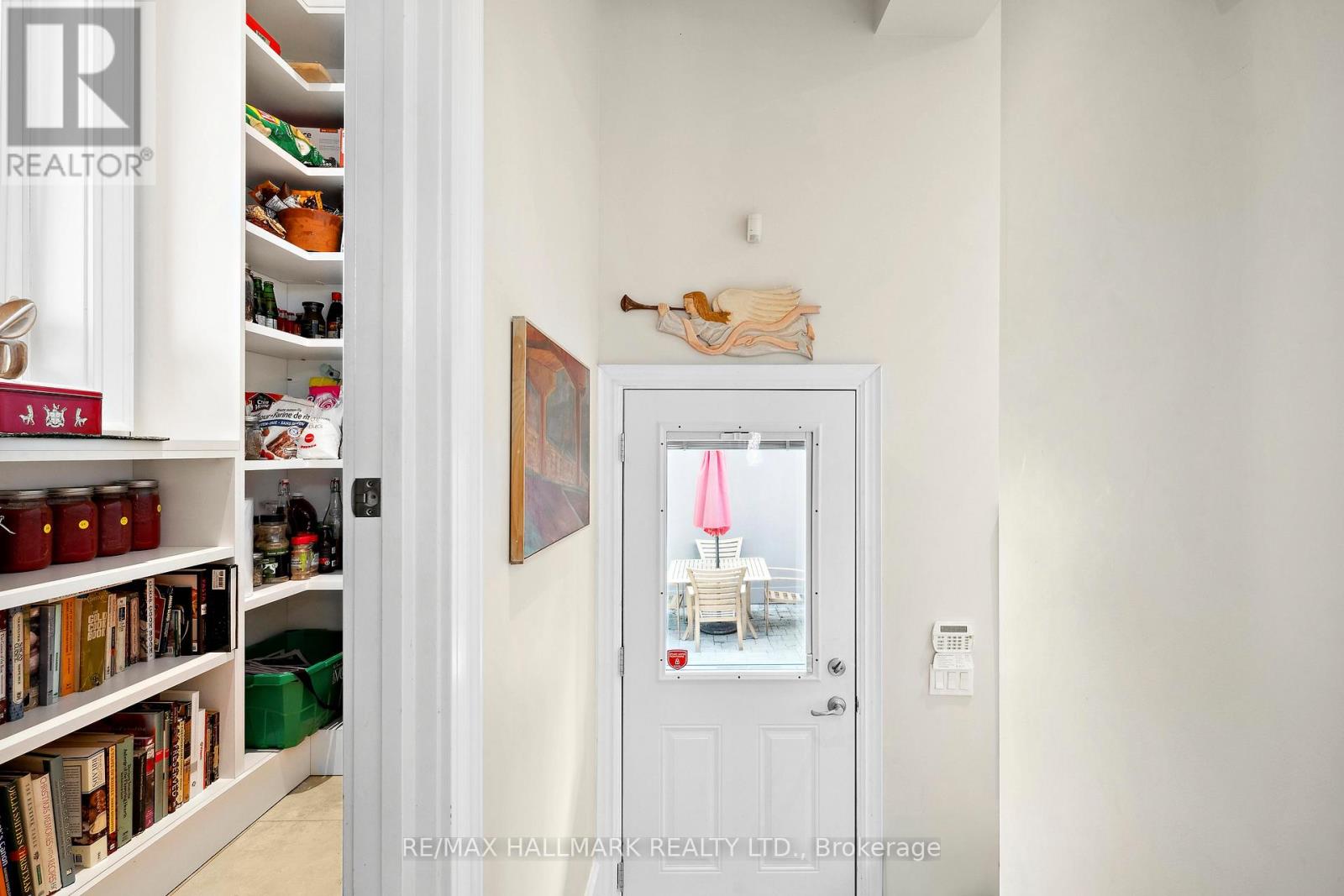 85 Sorauren Avenue, Toronto, Ontario  M6R 2E1 - Photo 40 - W12418005