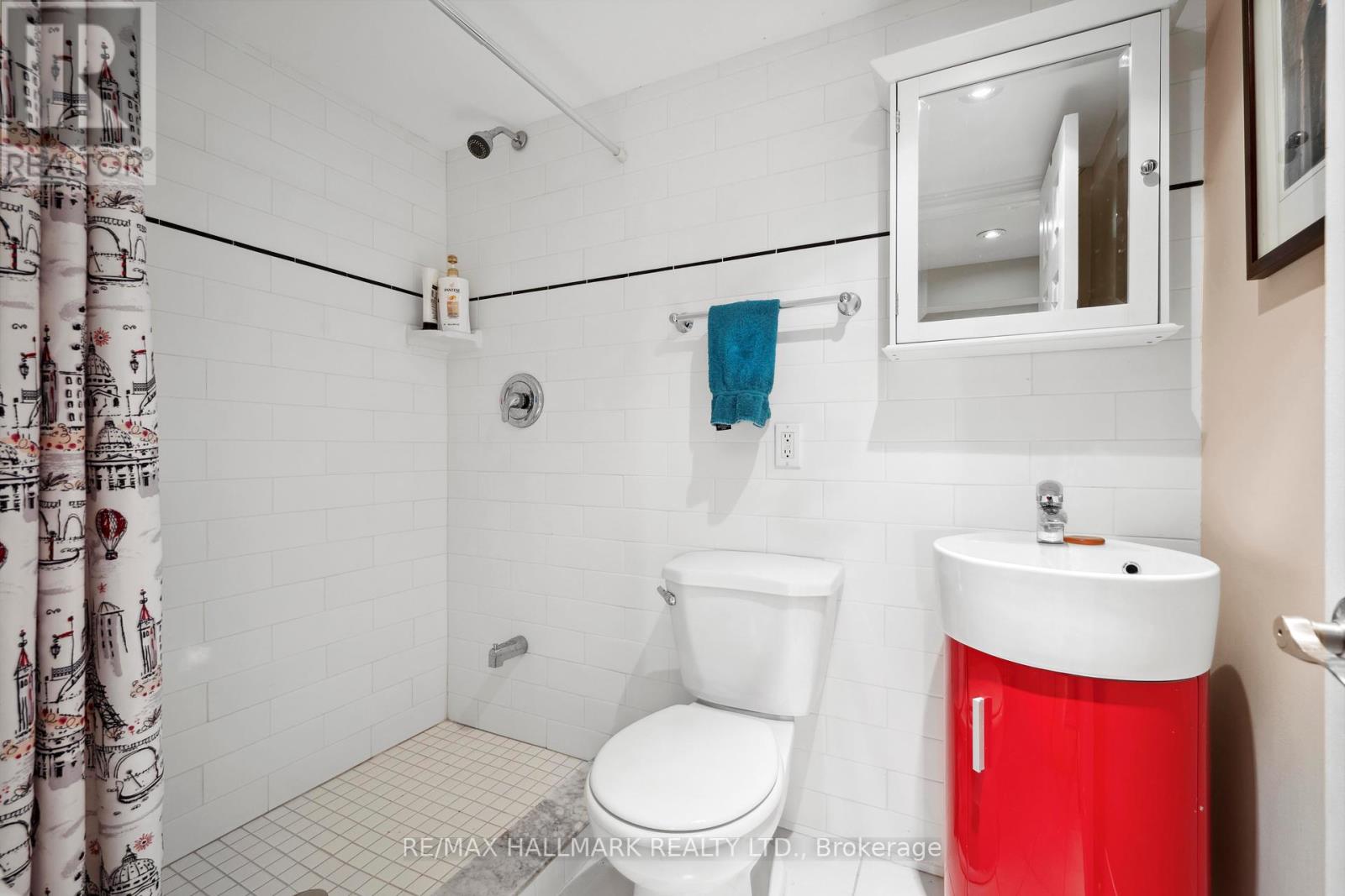 85 Sorauren Avenue, Toronto, Ontario  M6R 2E1 - Photo 47 - W12418005