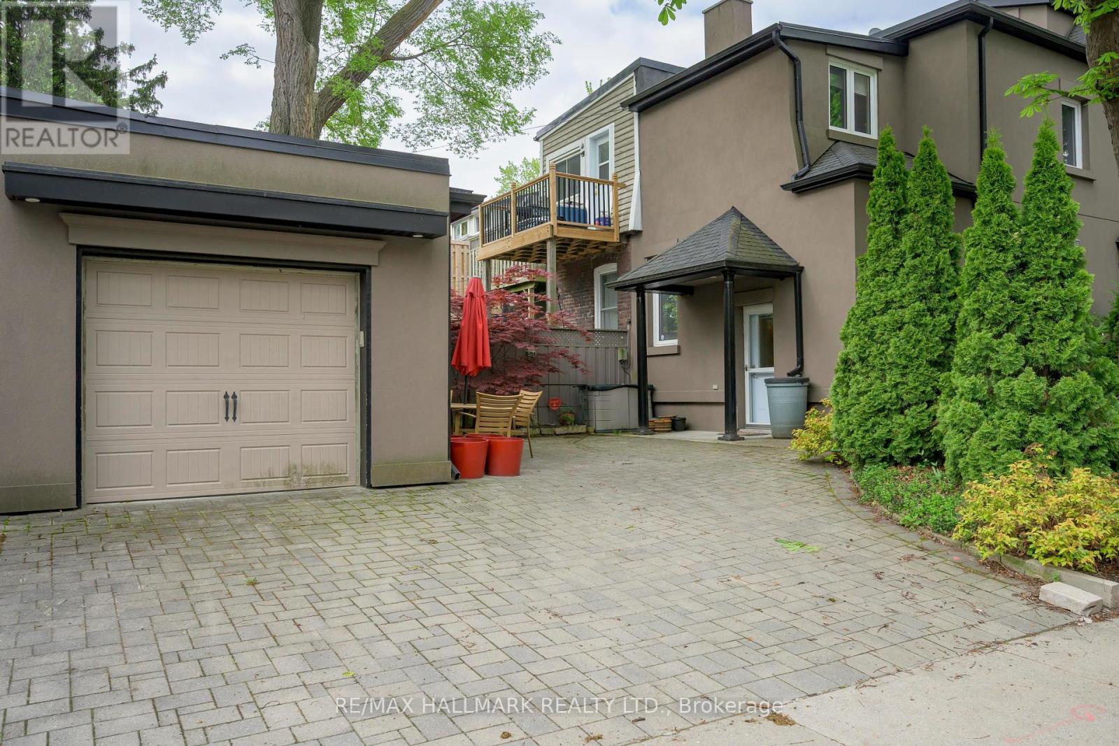 85 Sorauren Avenue, Toronto, Ontario  M6R 2E1 - Photo 50 - W12418005