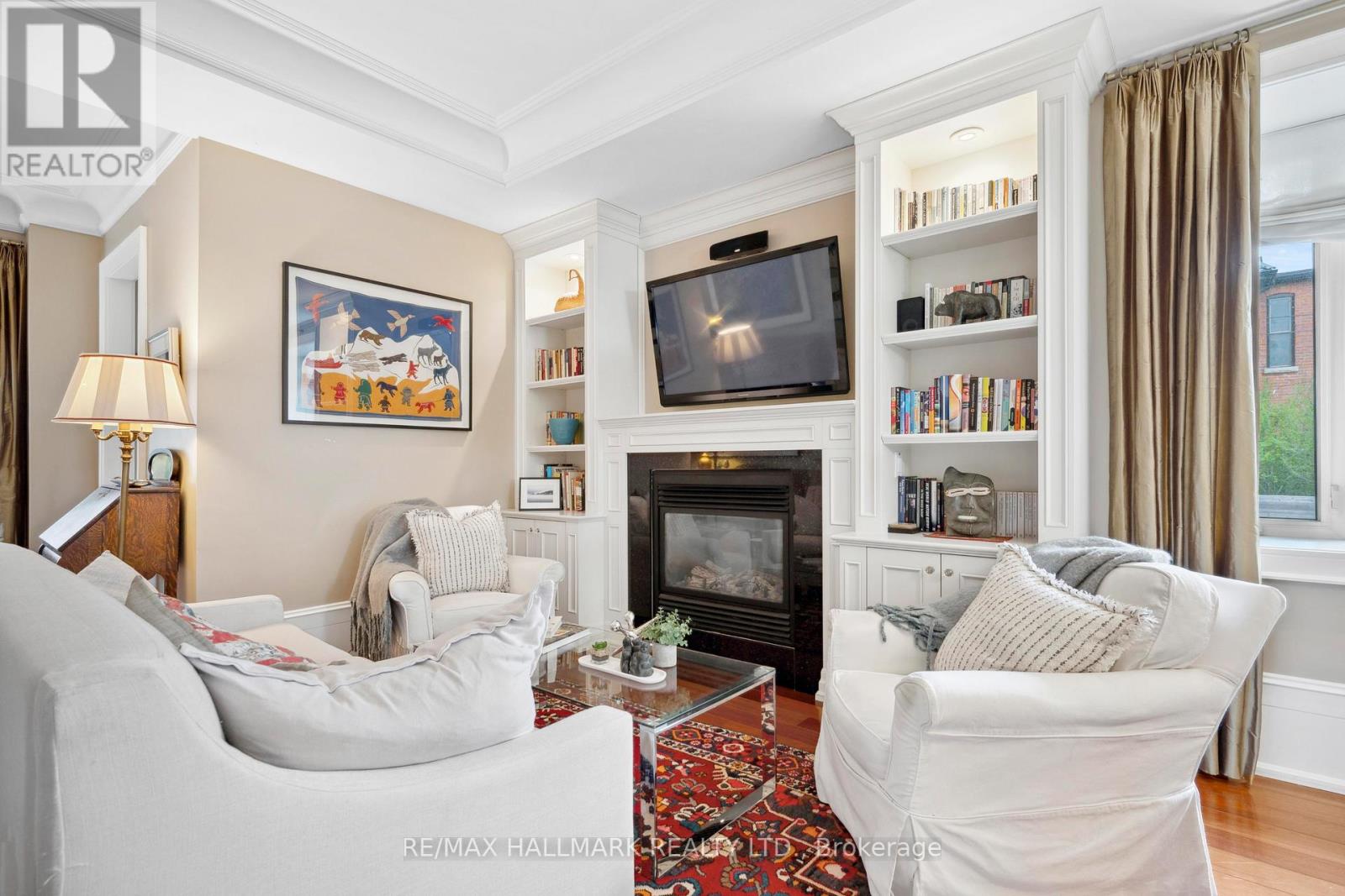 85 Sorauren Avenue, Toronto, Ontario  M6R 2E1 - Photo 7 - W12418005