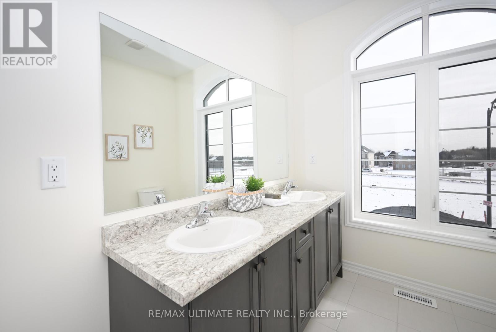 18 Thresher Street, Brampton, Ontario  L6Z 3N1 - Photo 44 - W12418008