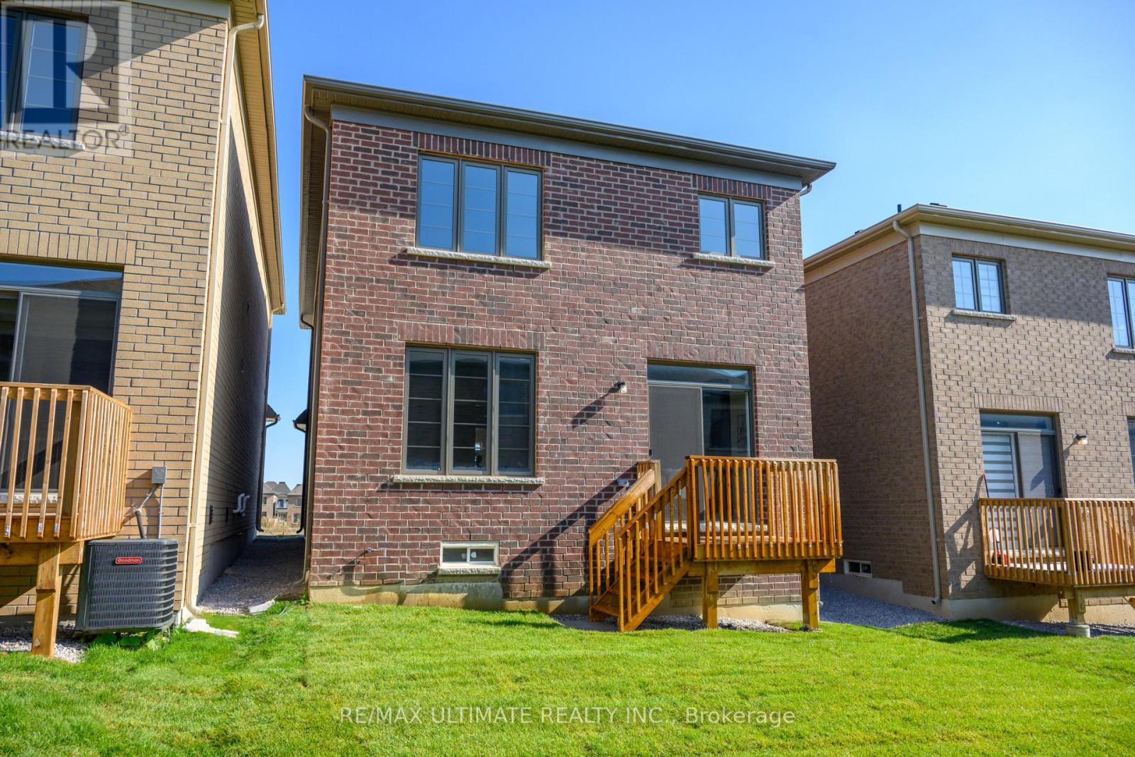 18 Thresher Street, Brampton, Ontario  L6Z 3N1 - Photo 46 - W12418008