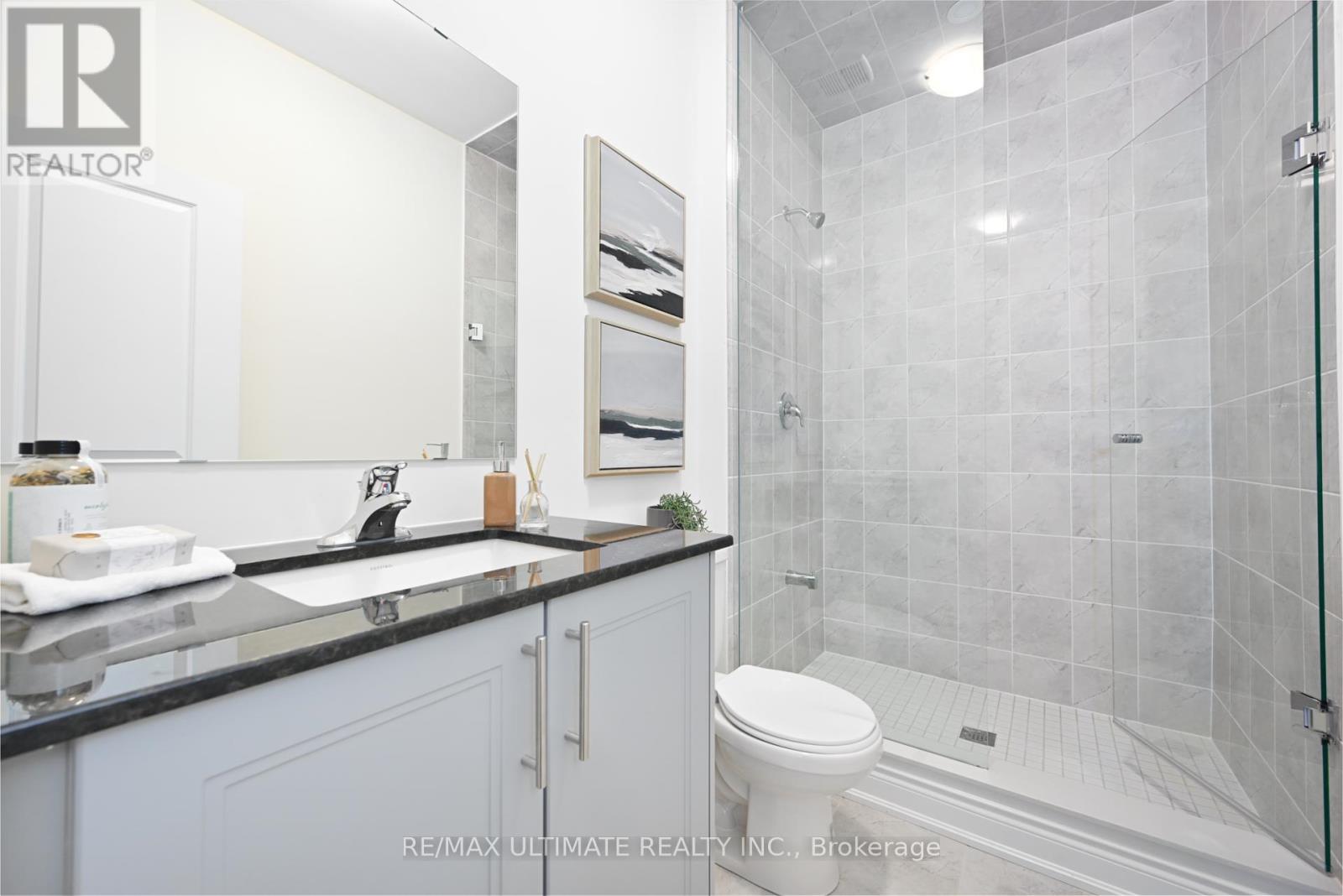 33 Bonnington Drive, Brampton, Ontario  L7A 5M1 - Photo 18 - W12418011