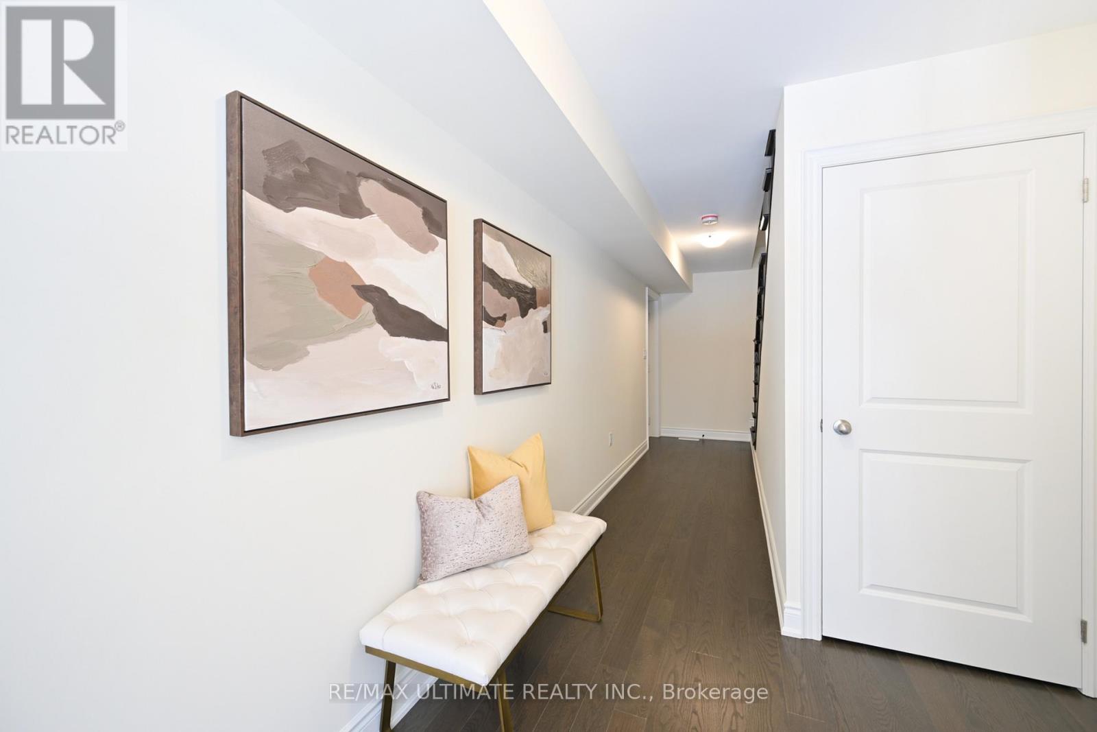 33 Bonnington Drive, Brampton, Ontario  L7A 5M1 - Photo 2 - W12418011
