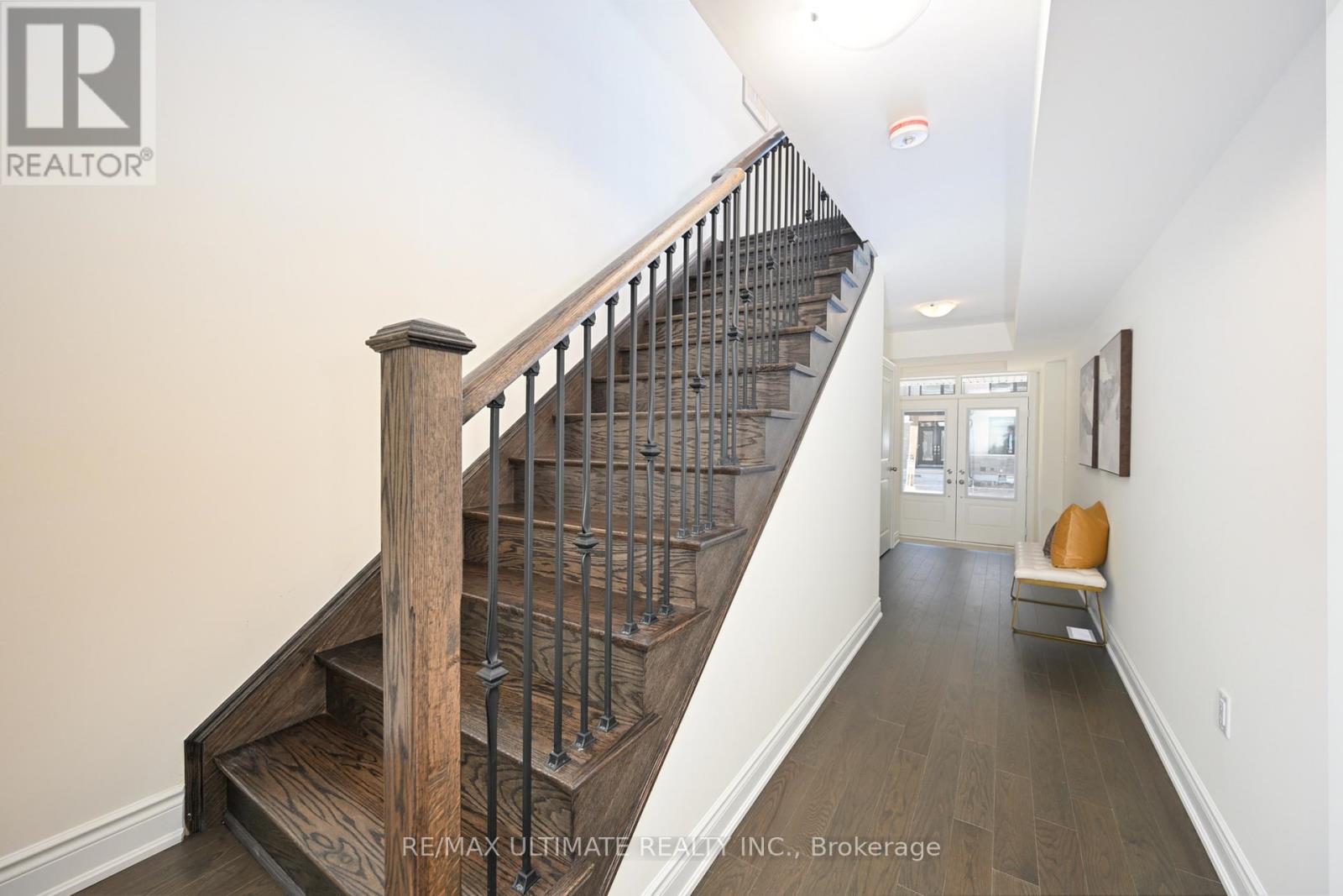 33 Bonnington Drive, Brampton, Ontario  L7A 5M1 - Photo 3 - W12418011