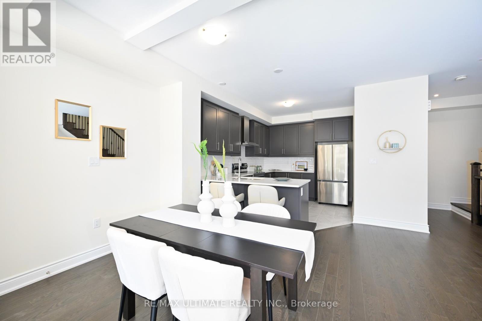 33 Bonnington Drive, Brampton, Ontario  L7A 5M1 - Photo 4 - W12418011