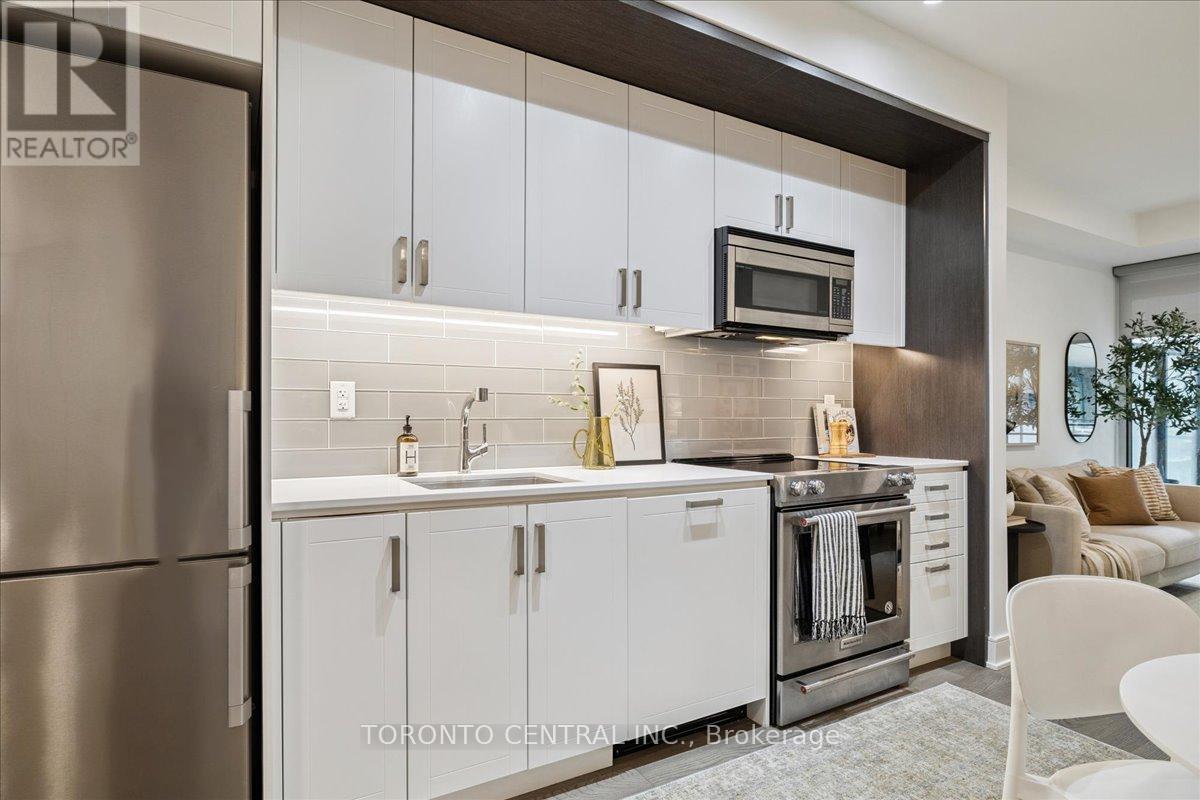 237 - 1575 Lakeshore Road W, Mississauga, Ontario  L5J 1J4 - Photo 6 - W12418023