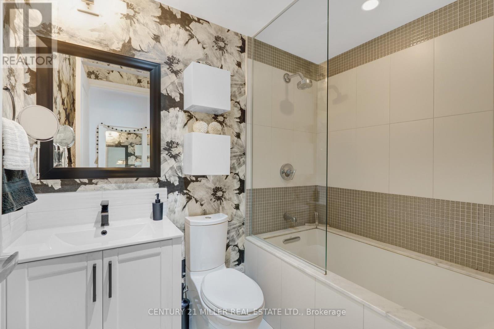 511 - 3500 Lakeshore Road W, Oakville, Ontario  L6L 0B4 - Photo 29 - W12418030