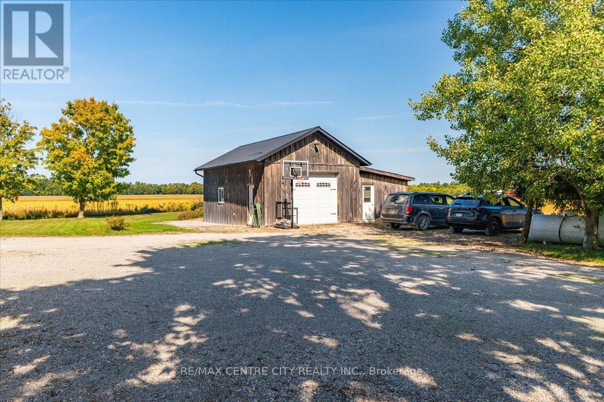 9516 Argyle Street E, North Middlesex, Ontario  N0M 1A0 - Photo 35 - X12418015
