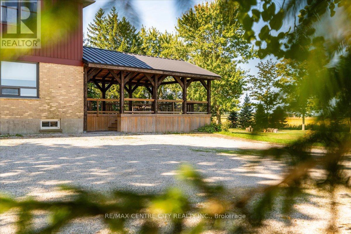 9516 Argyle Street E, North Middlesex, Ontario  N0M 1A0 - Photo 34 - X12418015