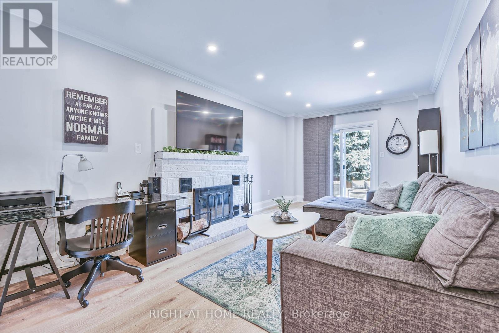 1517 Queensbury Crescent, Oakville, Ontario  L6H 4G6 - Photo 16 - W12396802
