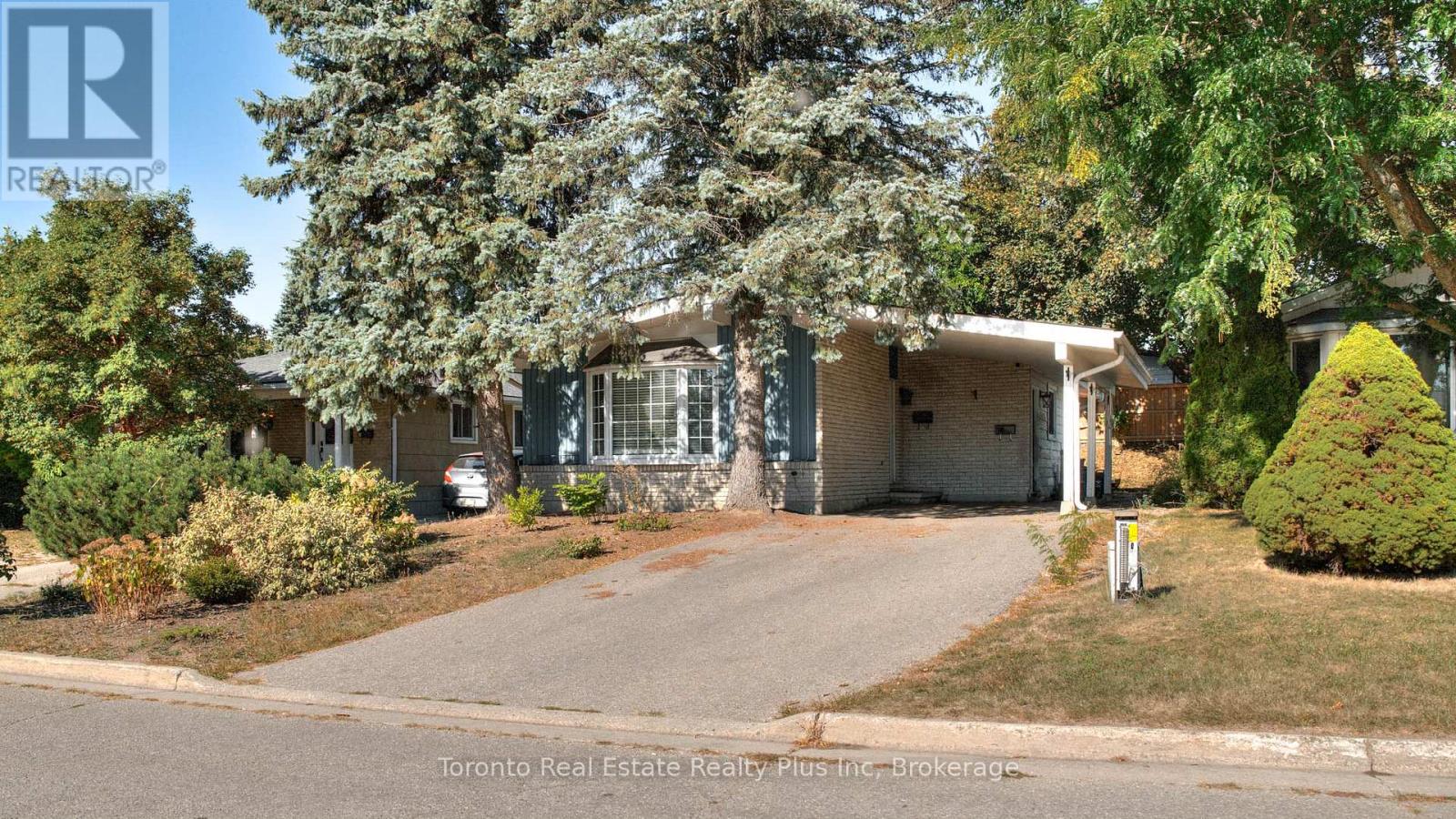 62 GREENDALE CRESCENT, Kitchener, Ontario