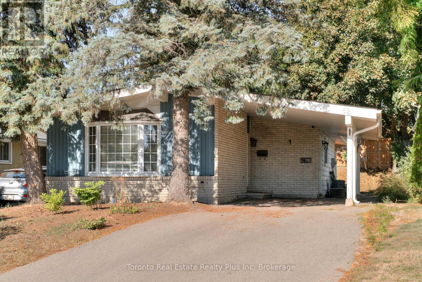 62 Greendale Crescent, Kitchener, Ontario  N2A 2R6 - Photo 2 - X12418052