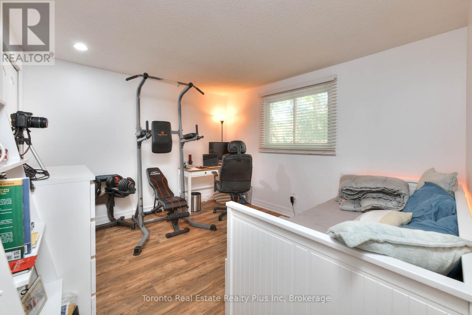 62 Greendale Crescent, Kitchener, Ontario  N2A 2R6 - Photo 20 - X12418052
