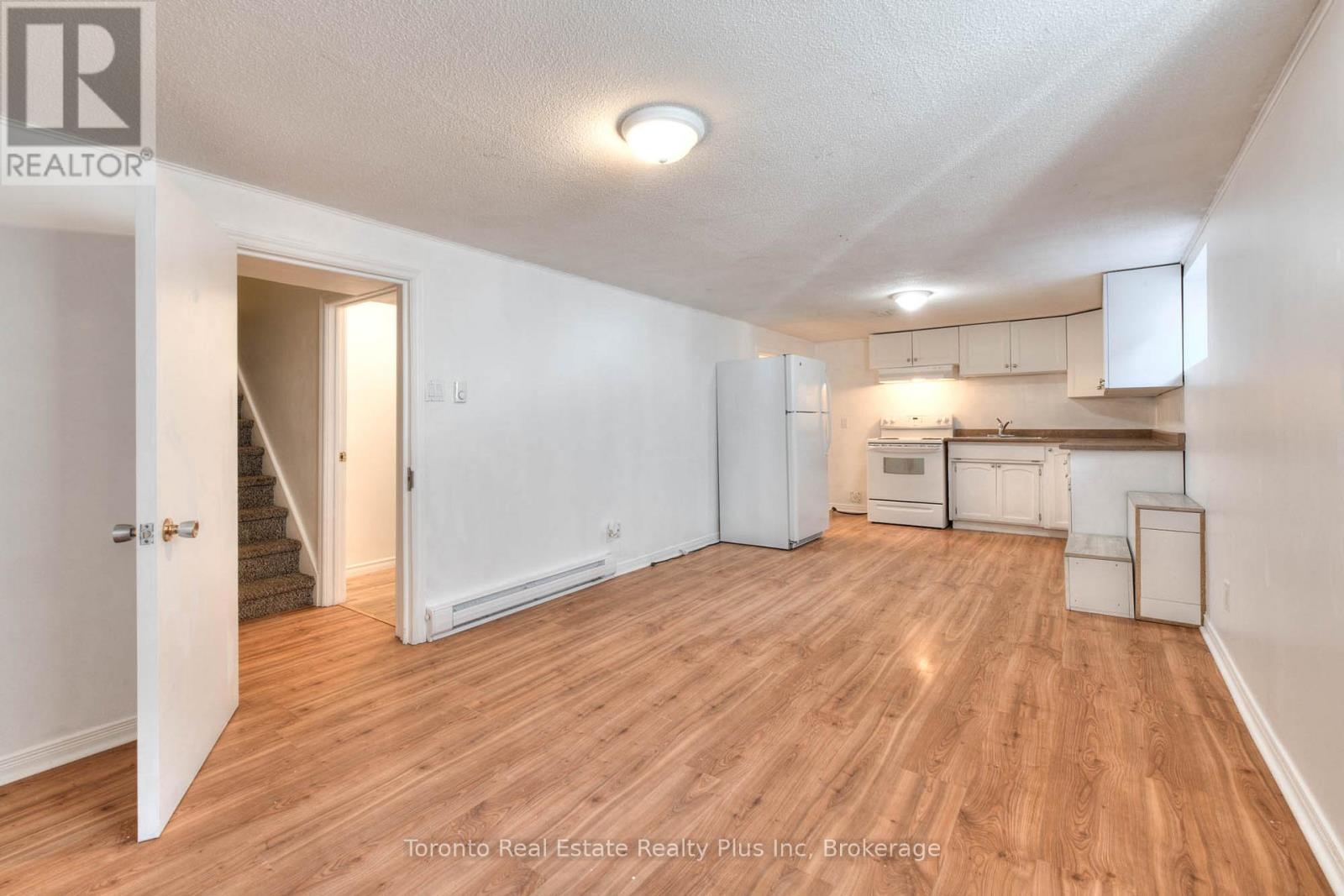 62 Greendale Crescent, Kitchener, Ontario  N2A 2R6 - Photo 22 - X12418052