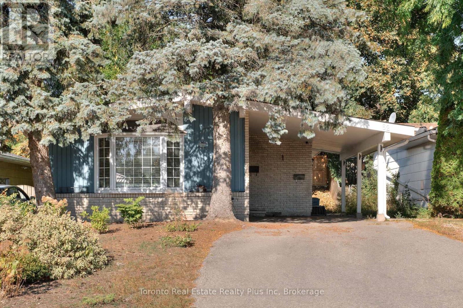 62 Greendale Crescent, Kitchener, Ontario  N2A 2R6 - Photo 3 - X12418052