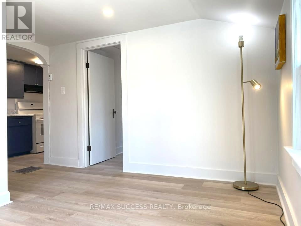 192 Lincoln Road W, Fort Erie, Ontario  L0S 1B0 - Photo 28 - X12418056