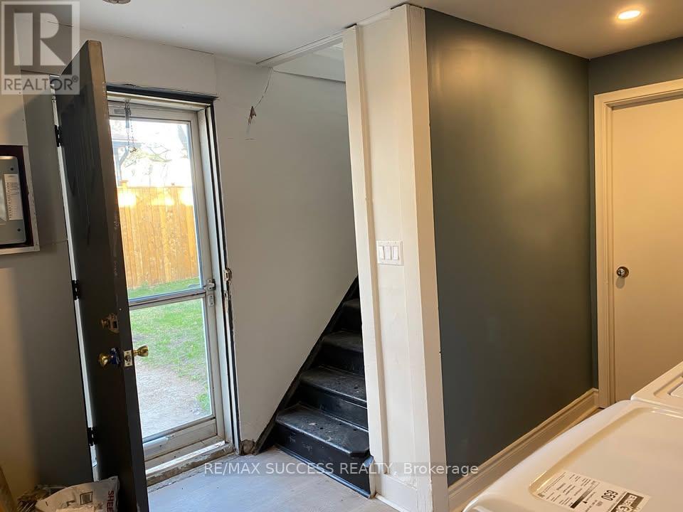 192 Lincoln Road W, Fort Erie, Ontario  L0S 1B0 - Photo 32 - X12418056