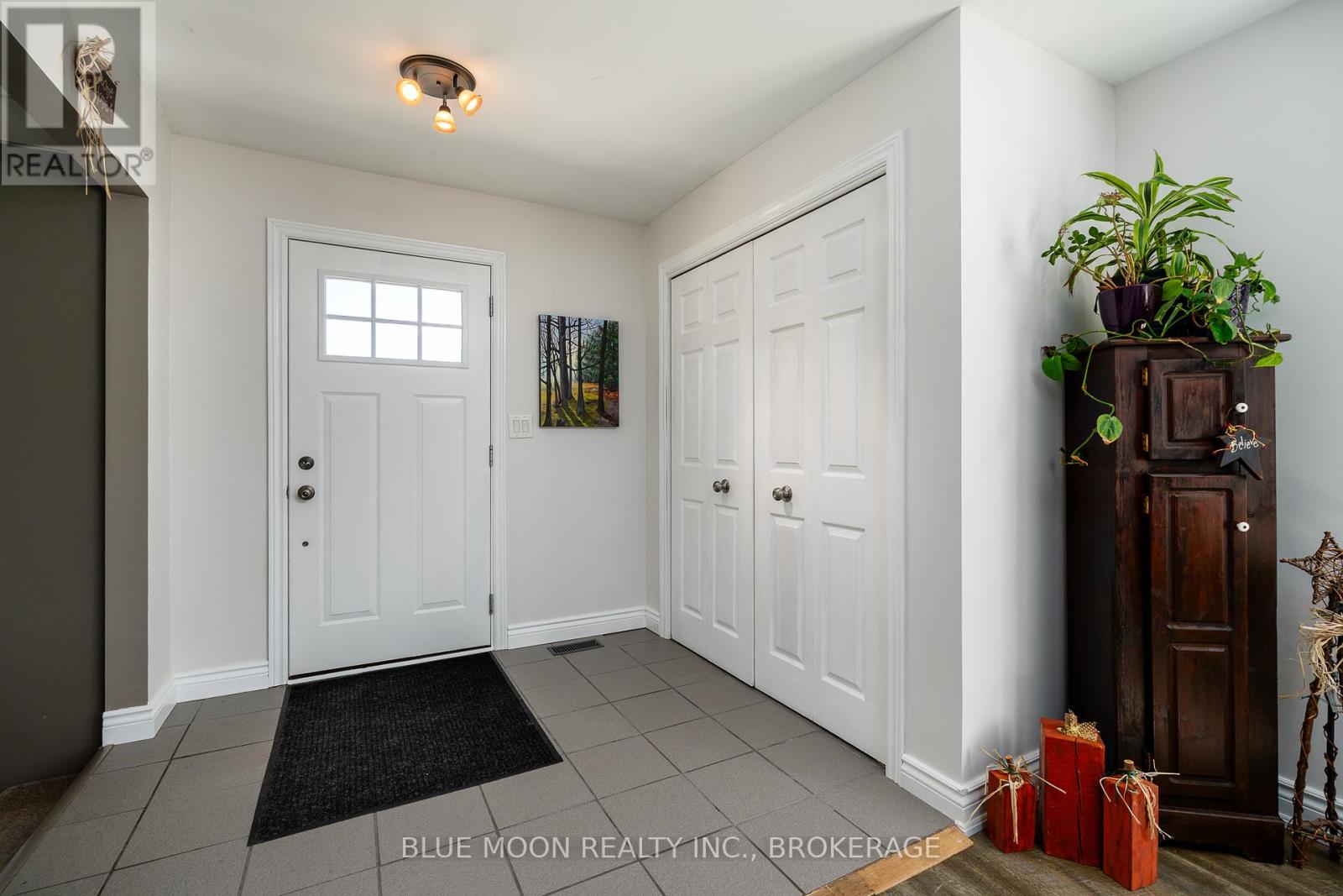 632 Love Road, Loyalist, Ontario  K0K 3N0 - Photo 8 - X12418067