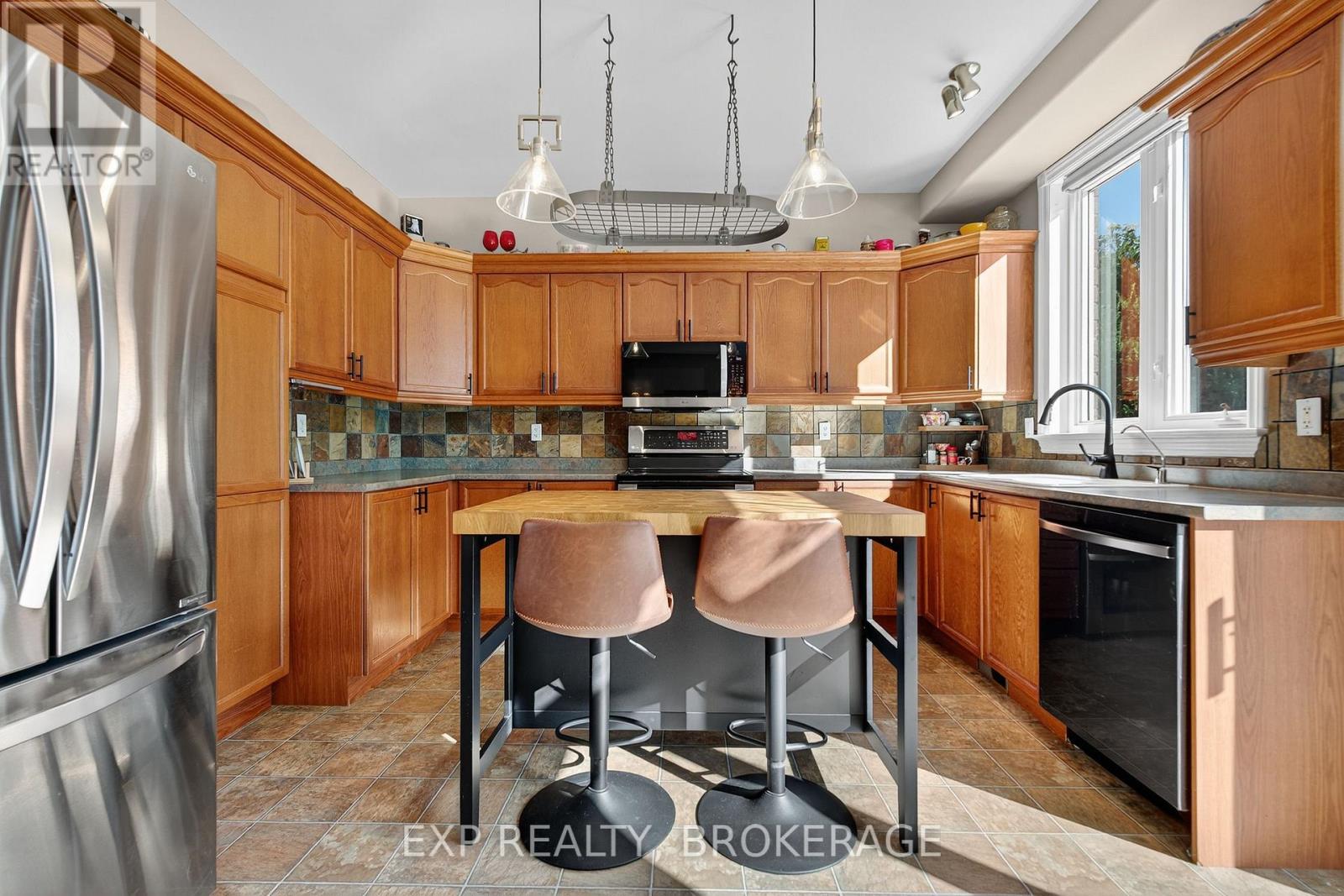 230 Honeywood Avenue, Kingston, Ontario  K7K 7L4 - Photo 13 - X12418070