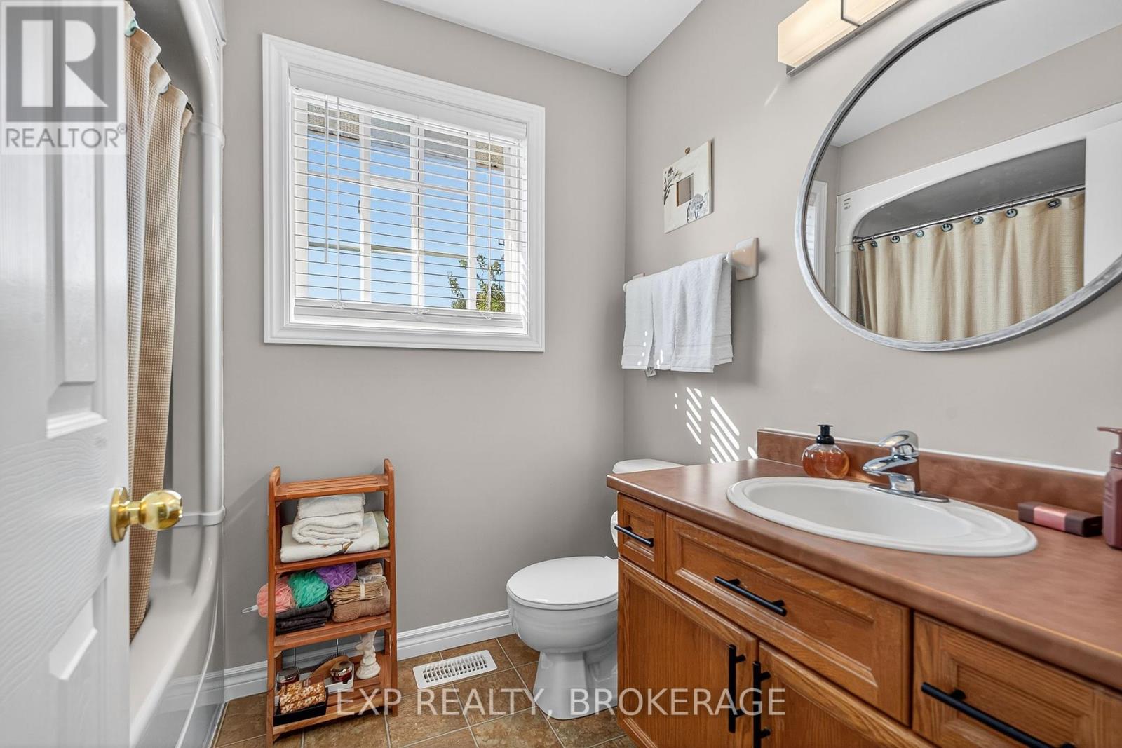 230 Honeywood Avenue, Kingston, Ontario  K7K 7L4 - Photo 30 - X12418070