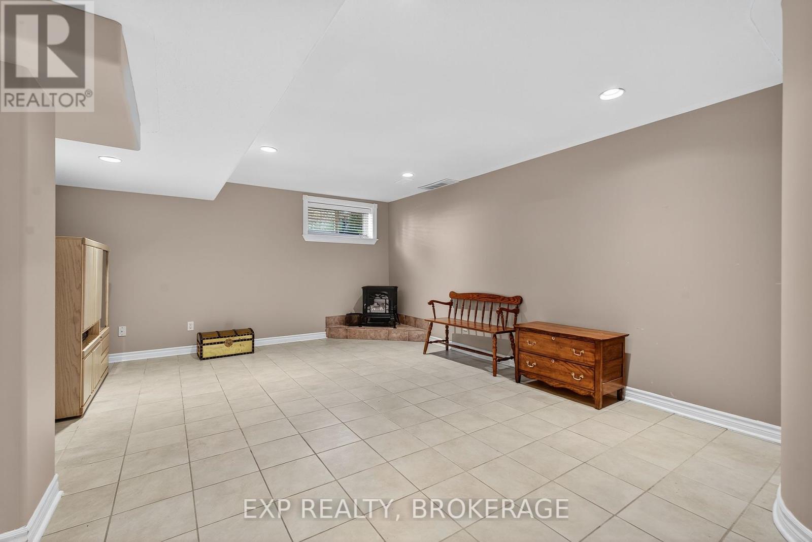 230 Honeywood Avenue, Kingston, Ontario  K7K 7L4 - Photo 33 - X12418070