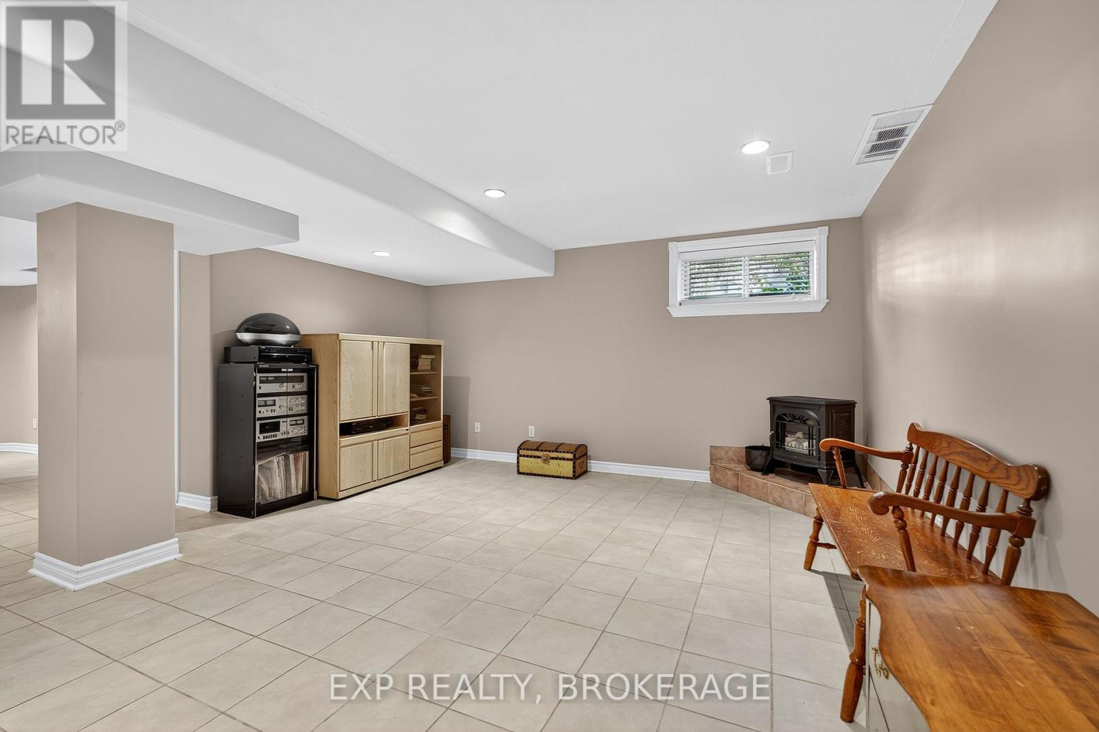 230 Honeywood Avenue, Kingston, Ontario  K7K 7L4 - Photo 34 - X12418070