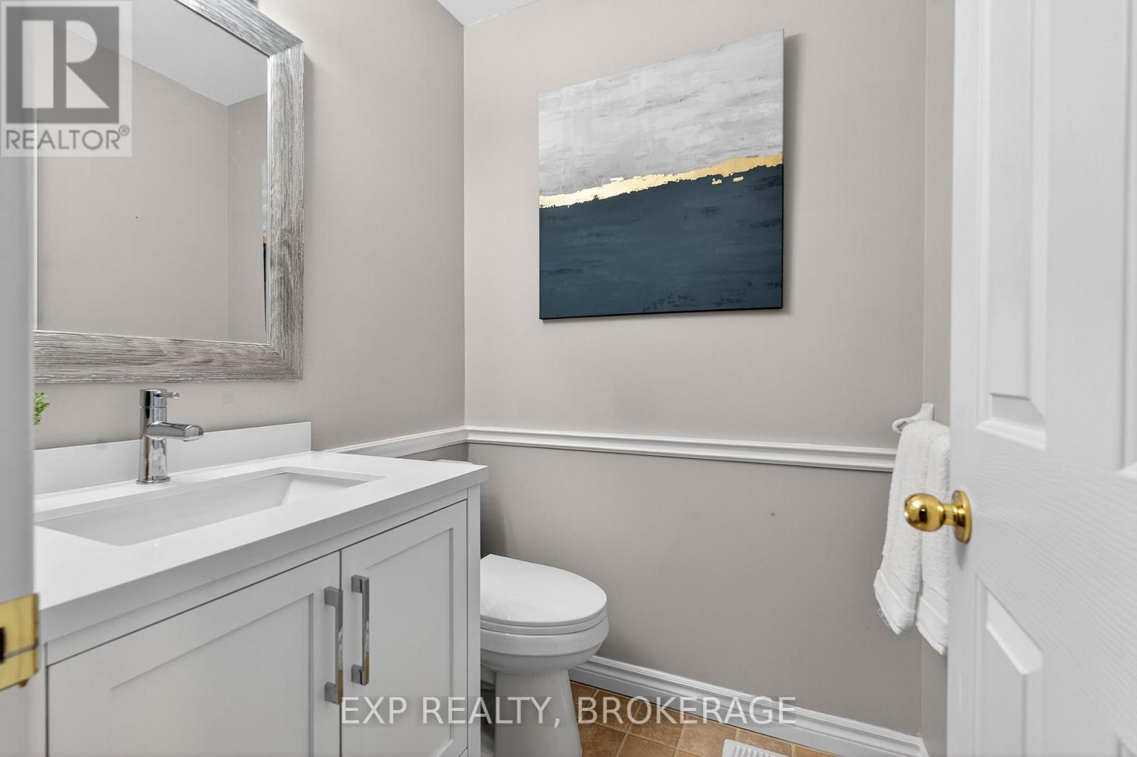 230 Honeywood Avenue, Kingston, Ontario  K7K 7L4 - Photo 5 - X12418070